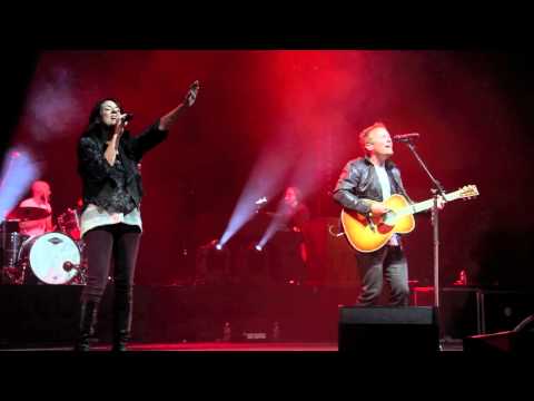 I Lift My Hands (Live) - Chris Tomlin