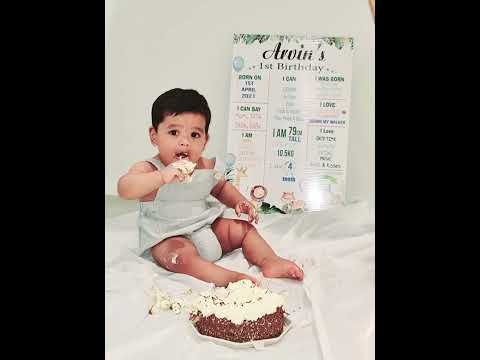 Arvin's cake smash on his birthday 😁