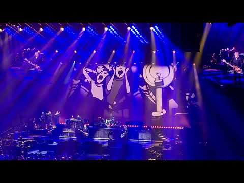 Paul McCartney concert in Montreal , second night on november 18 2025
