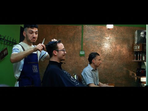 Barzelletta Il parrucchiere curioso - Paci