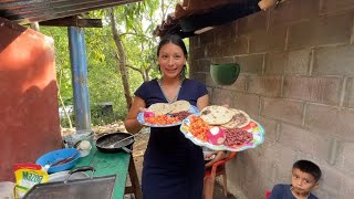 Download lagu Rosi Nos Prepara Deliciosa Cena al Estilo Salvadoreño  [Ep2] mp3