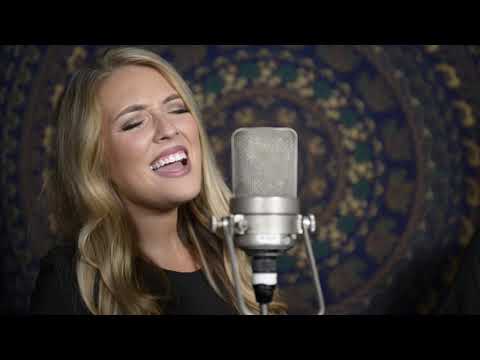 Chloë Agnew -  Meet The Artist