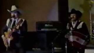 LOS CADETES DE LINARES        PLAYAS NEGRAS