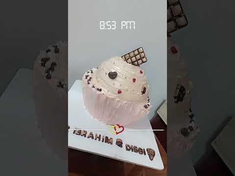 Pineapple flavoured cake with customize decoration. For cupcake lover's 💞 #homemade #nimi'sdelights