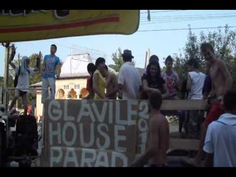 Glavile House Parade