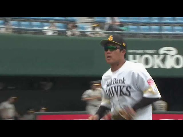 【ファーム】ホークス・井上朋也 ボテボテの打球をランニングスローでアウトにする!!  2023年6月15日 福岡ソフトバンクホークス 対 阪神タイガース