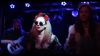 Kvet z Alokatu - Asymptota