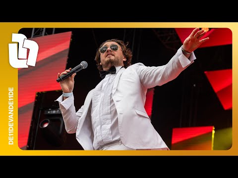 Het plein uit zijn dak: John Tana live op de11devande11de 2025