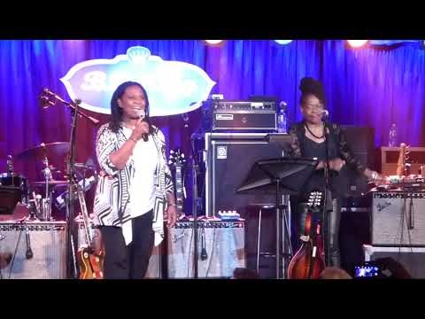 Jimmy Vivino's NYC Blues Revue ft Ruthie Foster & Catherine Russell - John The Revelator 9-6-17 BB