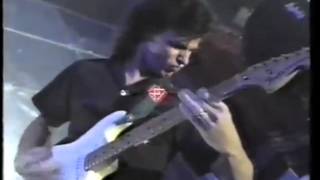 Hurriganes - Let's Have A Party (1982)