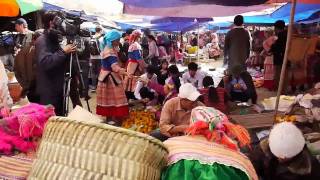 preview picture of video 'bac ha market1.flv'