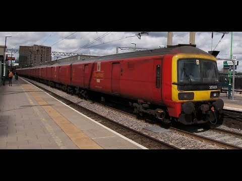 3 Royal Mail 325s at Watford Junction