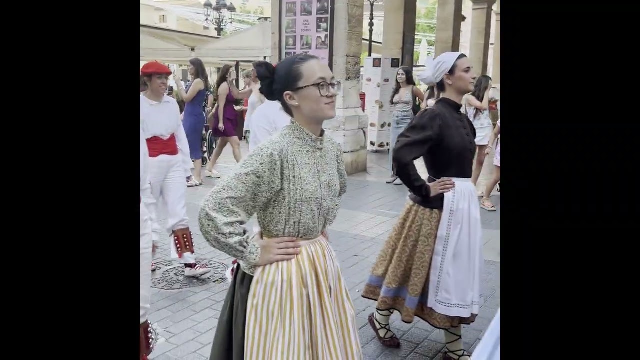 Passacarrers - Lurra Dantza Taldea