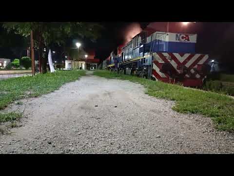 Gr- 12 (6617) + Alco (8272) con un Tren Vacio a su paso por "Estación Forres" en plena noche 🚂🌃 🇦🇷