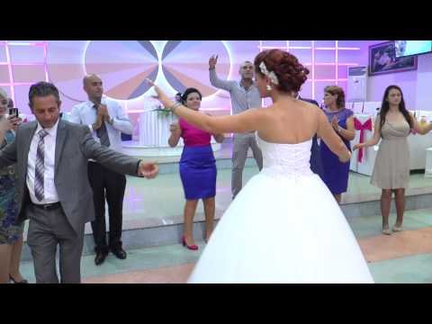 Valle tropoje 'Familja Lataj"