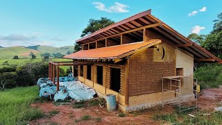 Casa dos Sonhos: Um Tour na Incrível Bioconstrução de Pau a Pique