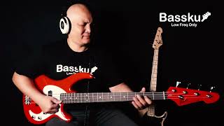 Video thumbnail for Slap da bass! Peavey Milestone 4 String Bass ! by Bassku