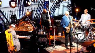 Charles Lloyd - saxophone - "Go down Moses, let my people go" - Montmartre