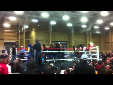 James " El Chocolate " Parison vs Lester " El Cubanito " Go