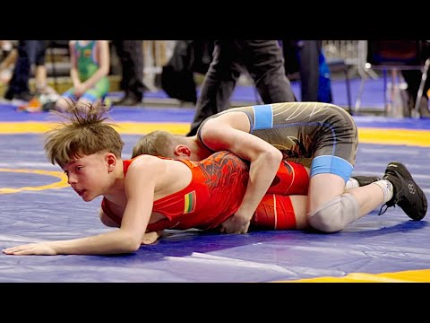 U13 Simonas Stonys (LTU) vs Davyd Tsyshok (UKR) 38kg. Freestyle boys youth wrestling. B-cam-man
