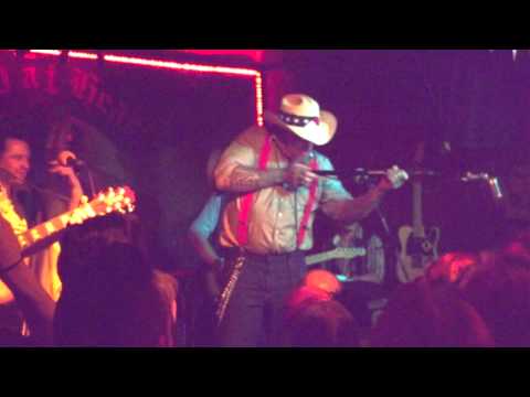 Ski King and the Wonderbras - Folsom Prison Blues (Live@Wild at Heart)