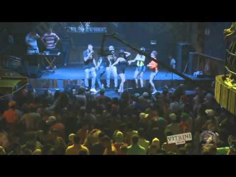 Mc Dick e Nego Blue - Eu to no flash ( DVD Vitrini )