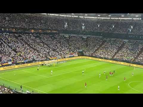 Flitzer bei Deutschland gegen Kolumbien