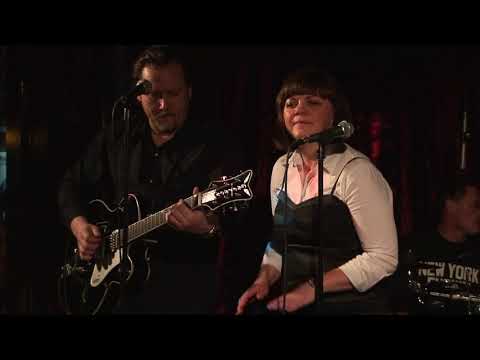 Airi Allvee & Via Torpeedo - Blue Moon