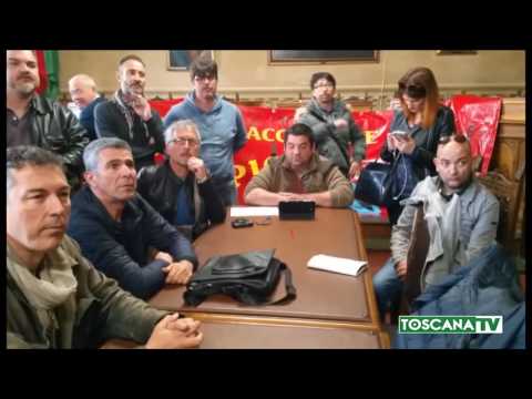 2017-04-06 PIOMBINO - AFERPI, I SINDACATI OCCUPANO IL COMUNE