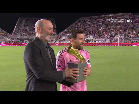 29 GOALS in 28 GAMES!! Lionel Messi presented with the Audi Golden Boot!