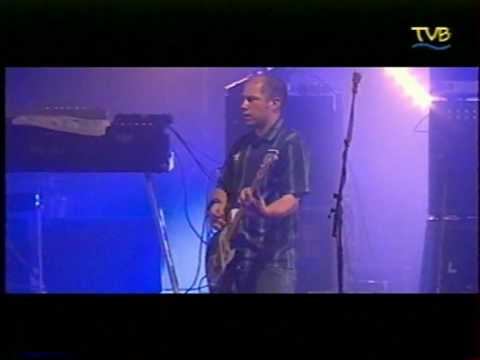 Mogwai - 2001/08/11 - 02 - Christmas Steps (La Route du Rock Festival)