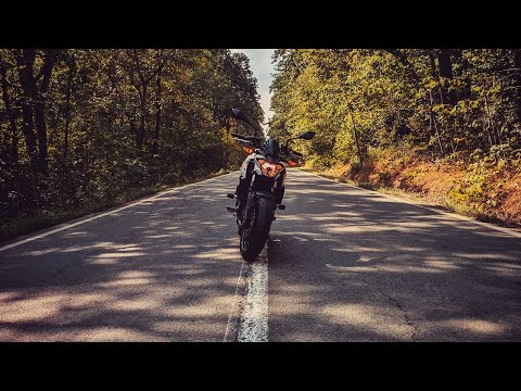 Cum se vad Cheile Bicazului toamna de pe motor