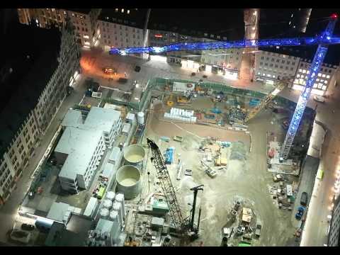 Kranschweinwerfer StackBeam ROT, 900W, CCT (3000 - 5000K), asymmetrisch, IP65, IK08, Kranhalterung integriert - Video