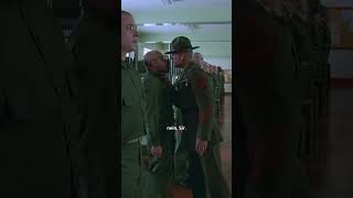 Wer ist denn nun John Wayne? 🤔 Ab sofort kannst du dir »Full Metal Jacket« auf Sky ansehen. 🪖