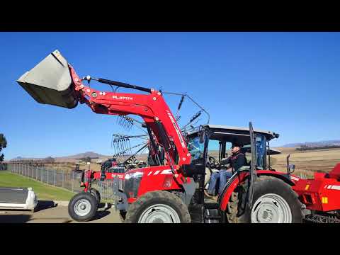 MF self leveling front loader