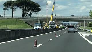 tir-si-ribalta-sull-a16-code-e-traffico-deviato