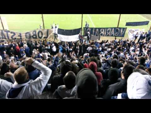 "Basurero sos mi enfermedad" Barra: La Banda de Fierro 22 • Club: Gimnasia y Esgrima