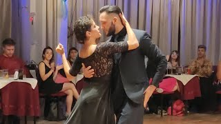 Natasha Arape y Juan Seliman. Don Agustín Bardi (Pugliese) Doso milonga 30dic22 (2/3)