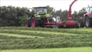 preview picture of video '2nd cut silage   Claas 650 Arion and Massey Fergusons back at the grass'