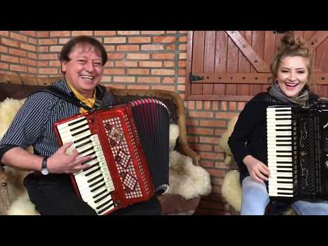 Bia Socek e Carlinhos Steiner floreando o acordeon