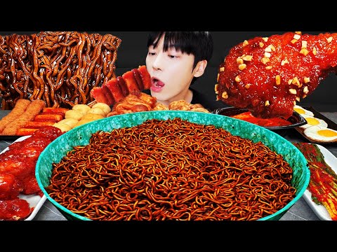 ASMR MUKBANG Fried Chicken, Spiegelei, Nudeln mit schwarzen Bohnen, Kimchi Koreanisches Essen Rezept