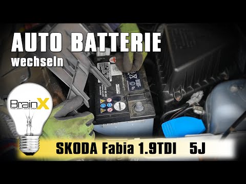 Auto Batterie wechseln Starterbatterie wechseln Skoda Fabia