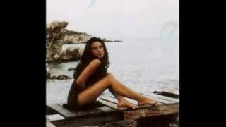 Mónica Naranjo Rezando en Soledad