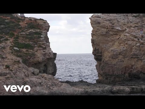 Peo - Unreachable (Official Music Video)