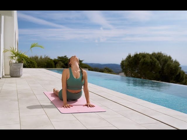 Vídeo relacionado con Yogii Esterilla de Yoga 6 mm Antideslizante - Esterilla Fitness de TPE para Yoga, Pilates y Entrenamiento en Casa - Esterilla Deportiva con Líneas de Alineación - Mujer y Hombre