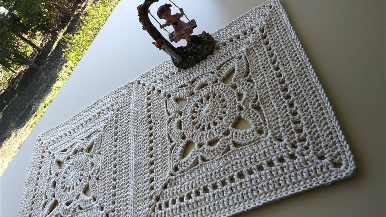 SQUARE CROCHET RUG MULTI-PURPOSE