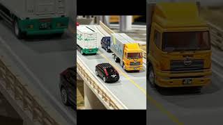 自動車模型動き出す