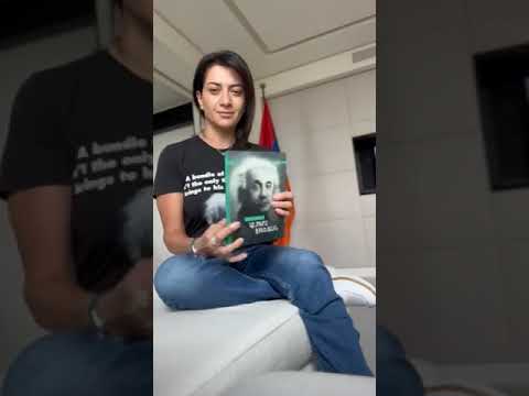 Իրերի կապոցը միակ բանը չէ, որ փախստականը բերում է իր նոր երկիր