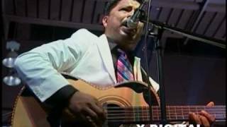 Mesa surtida  (LOS INQUIETOS DEL NORTE)