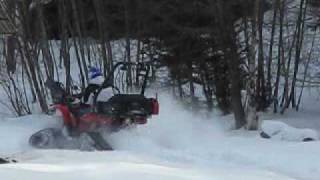 preview picture of video 'Yamaha Grizzly 700 snow action'